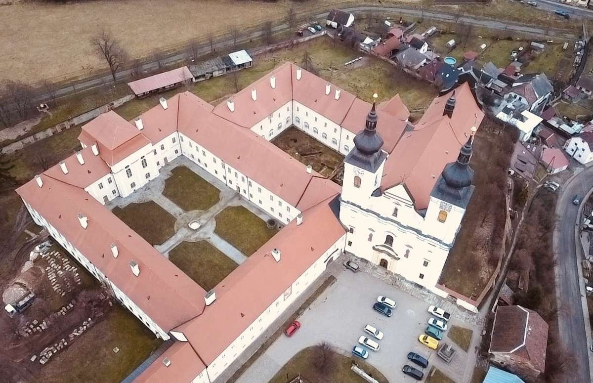Registrácia pobytu pre občanov EÚ a tretích krajín: rozdiely a postupy